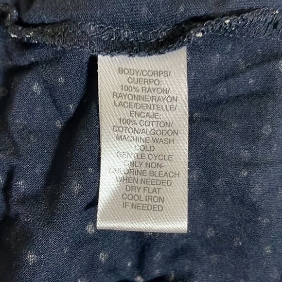 Ann Taylor Loft Crochet Yoke Sleeveless Tank Size Medium Petite - Picture 9 of 10